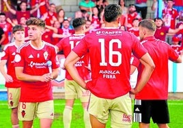 Los jugadores del Imperial, al término del partido en Coria.