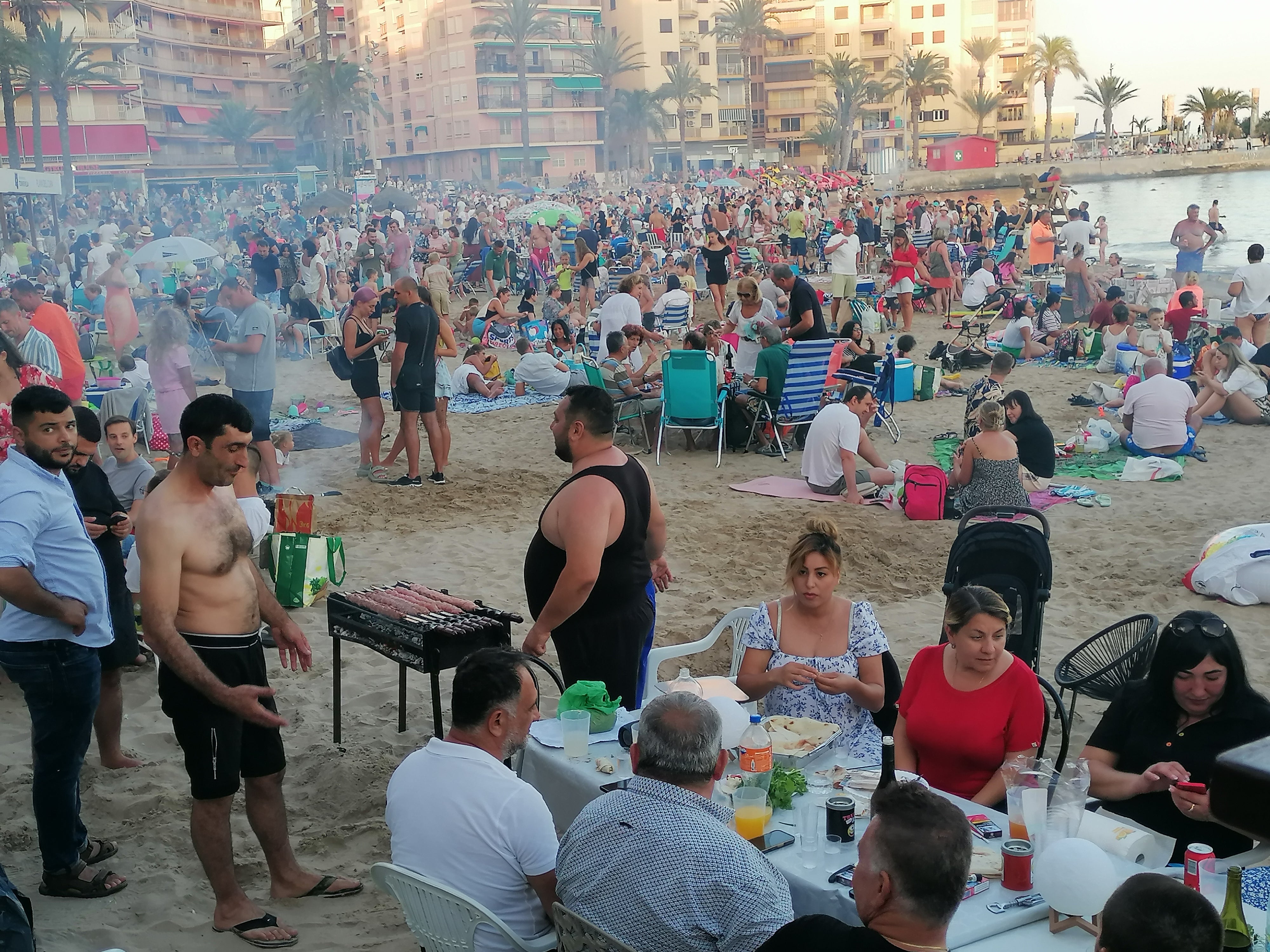 Las imágenes de las hogueras de San Juan en Torrevieja