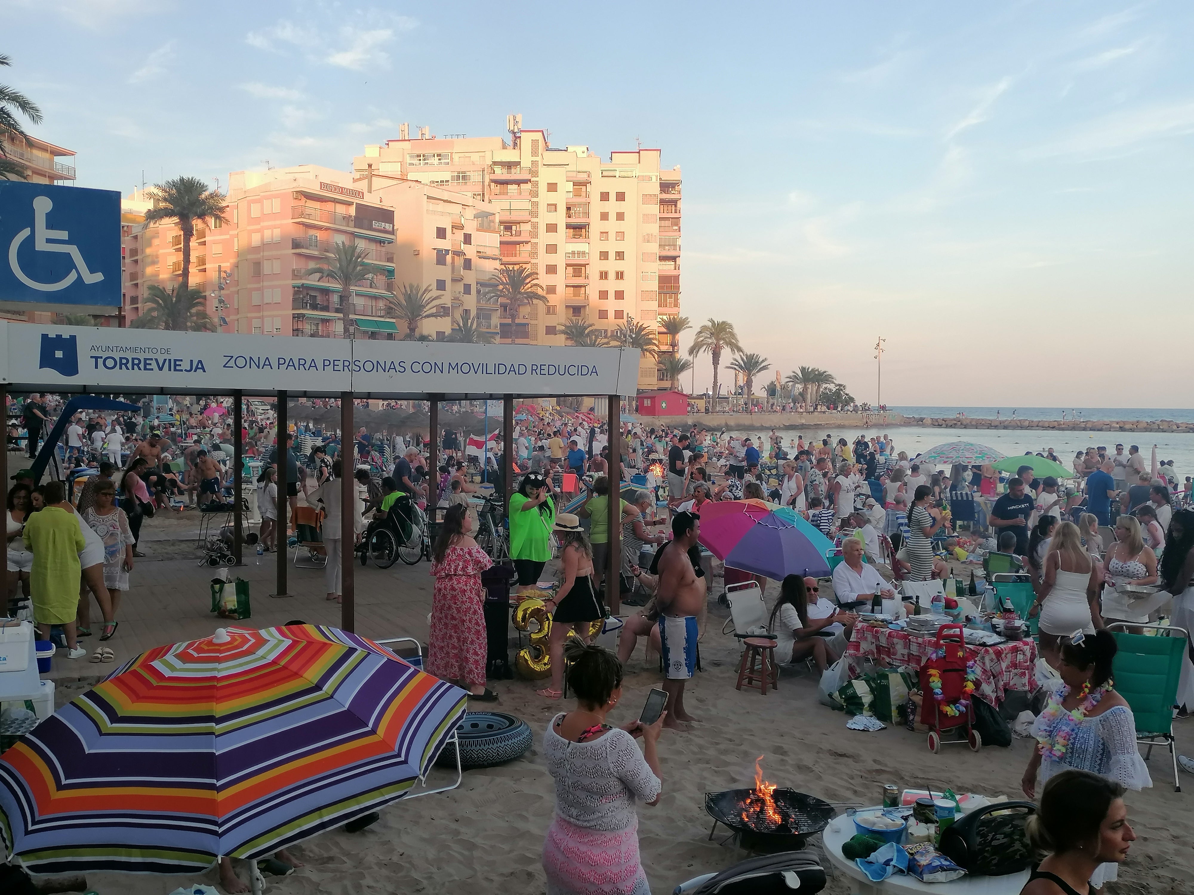 Las imágenes de las hogueras de San Juan en Torrevieja