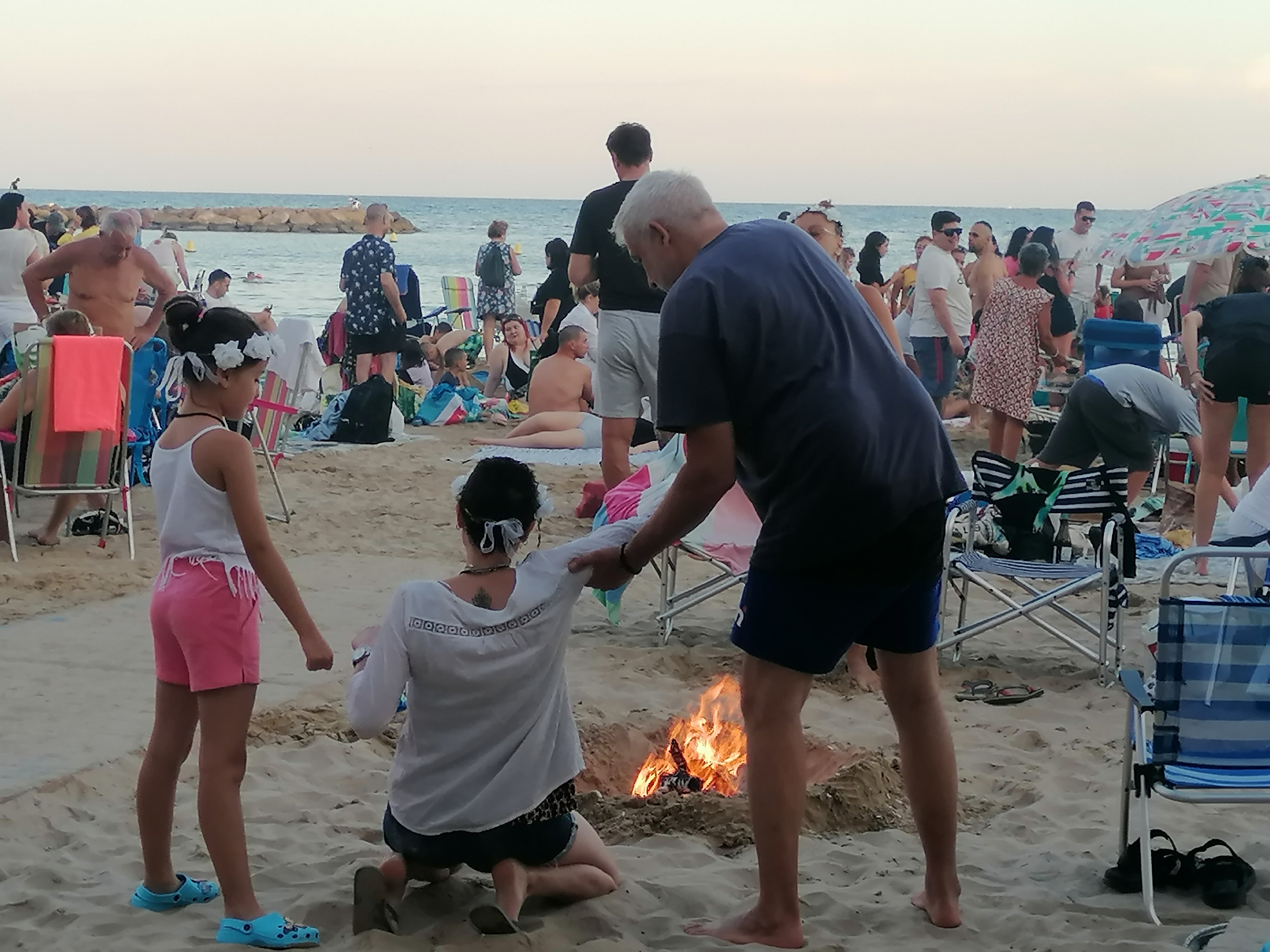 Las imágenes de las hogueras de San Juan en Torrevieja