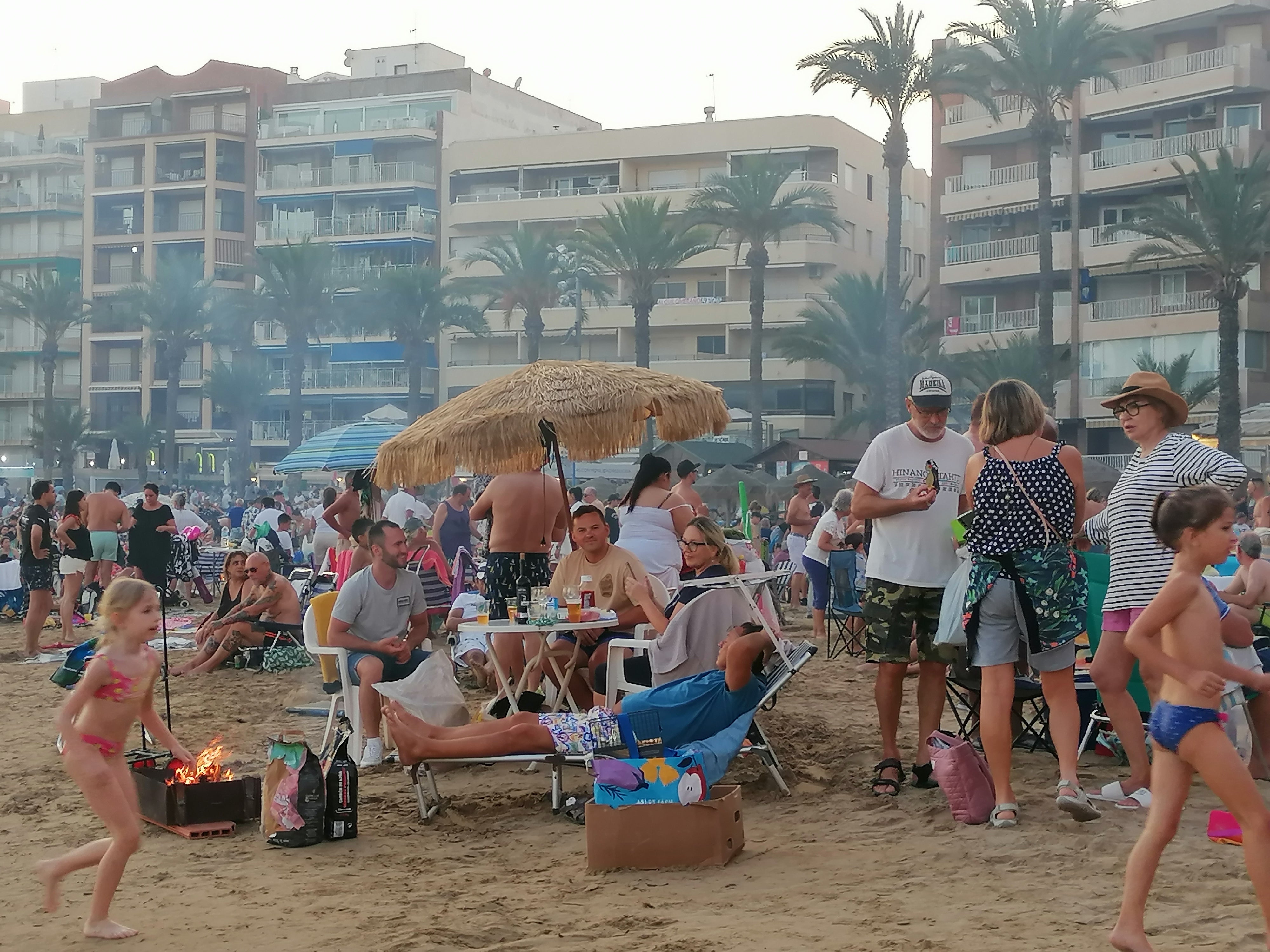 Las imágenes de las hogueras de San Juan en Torrevieja