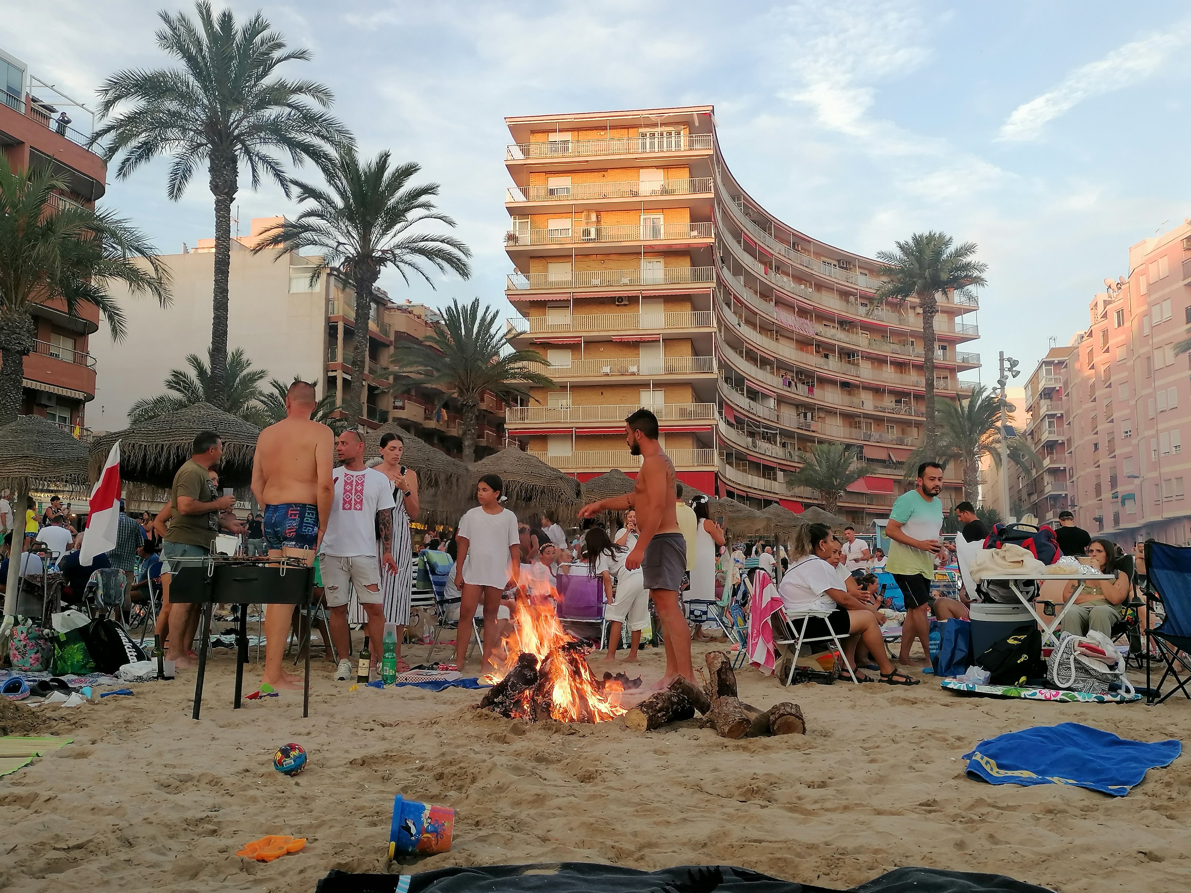 Las imágenes de las hogueras de San Juan en Torrevieja