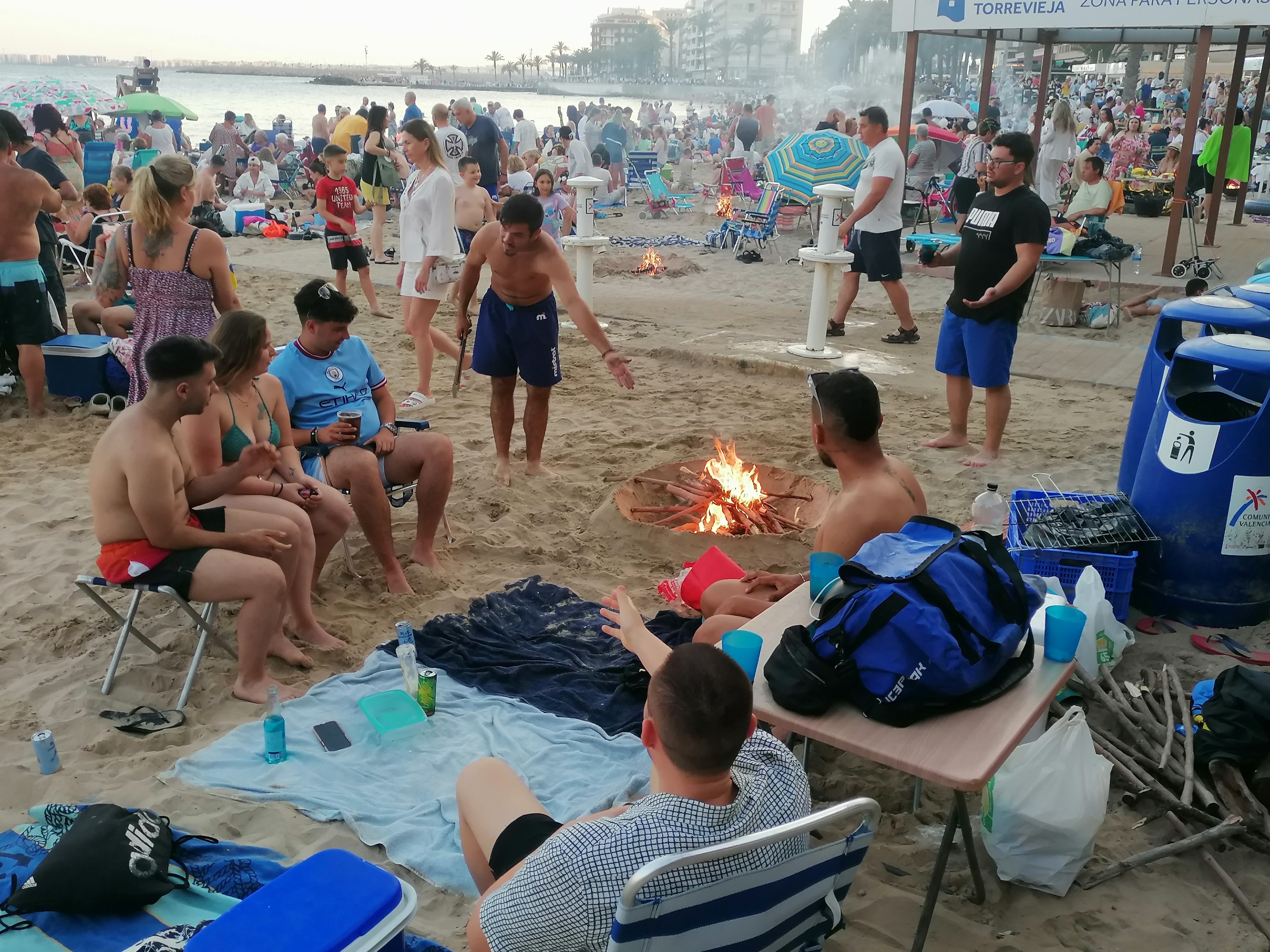 Las imágenes de las hogueras de San Juan en Torrevieja