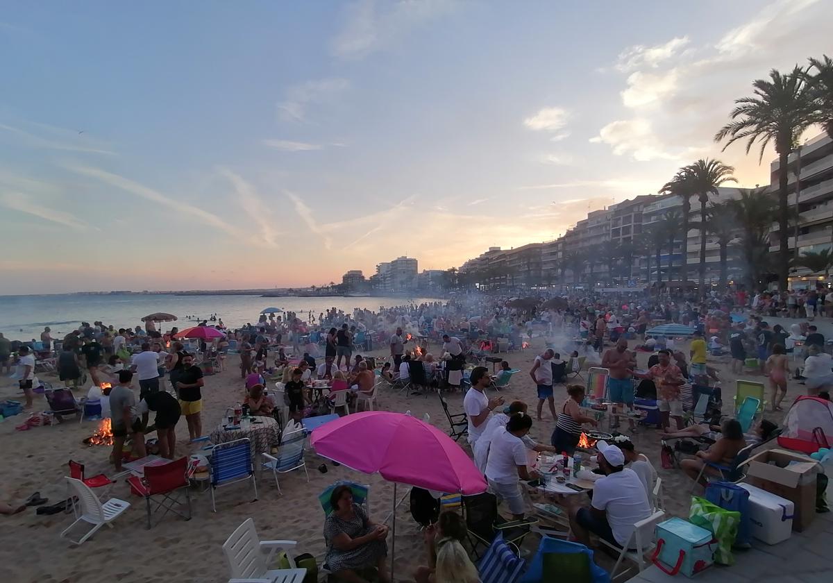 Las imágenes de las hogueras de San Juan en Torrevieja