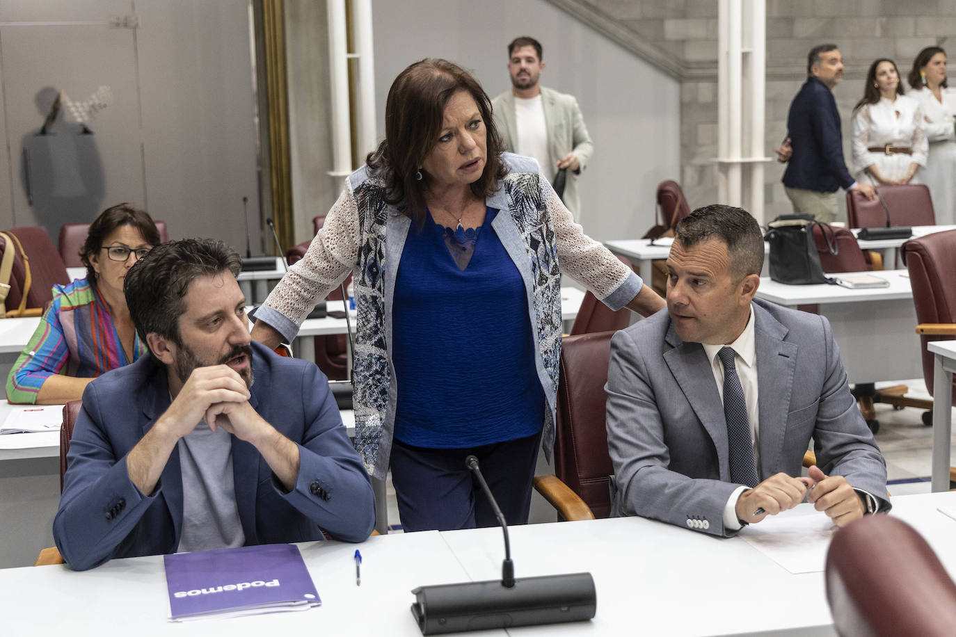 Pleno de la Asamblea pospuesto, en imágenes