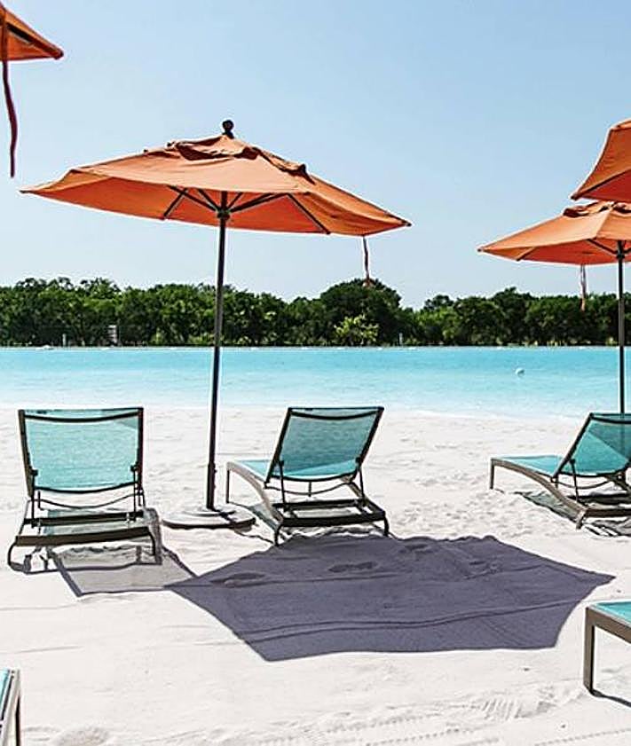 Imagen secundaria 2 - Un rincón paradisíaco en la Región de Murcia: así es el lago artificial de aguas cristalinas más grande de Europa