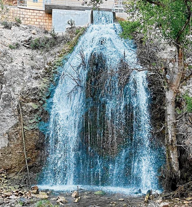 Restitución de caudales al río aguas abajo de la presa de toma de la Mancomunidad de Canales del Taibilla.