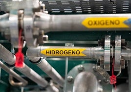 Electrolizador productor de hidrógeno en la refinería de Petronor de Muskiz (Vizcaya).