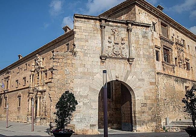 Exterior del Colegio Dicesano de Santo Domingo.