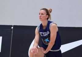 Laura Gil durante un entrenamiento ayer en Madrid.