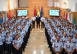 López Miras recibe a los alumnos que concluyeron su periodo de formación en la Academia General del Aire (AGA) de San Javier.