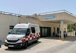 Imagen de archivo de una ambulancia en el hospital Rafael Méndez.