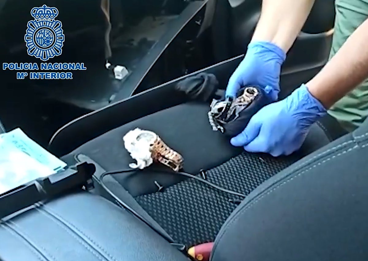 Imagen secundaria 1 - Condenan a cuatro años y nueve meses a la banda que robó tres millones de euros en una villa de Ronaldo Nazário en Ibiza