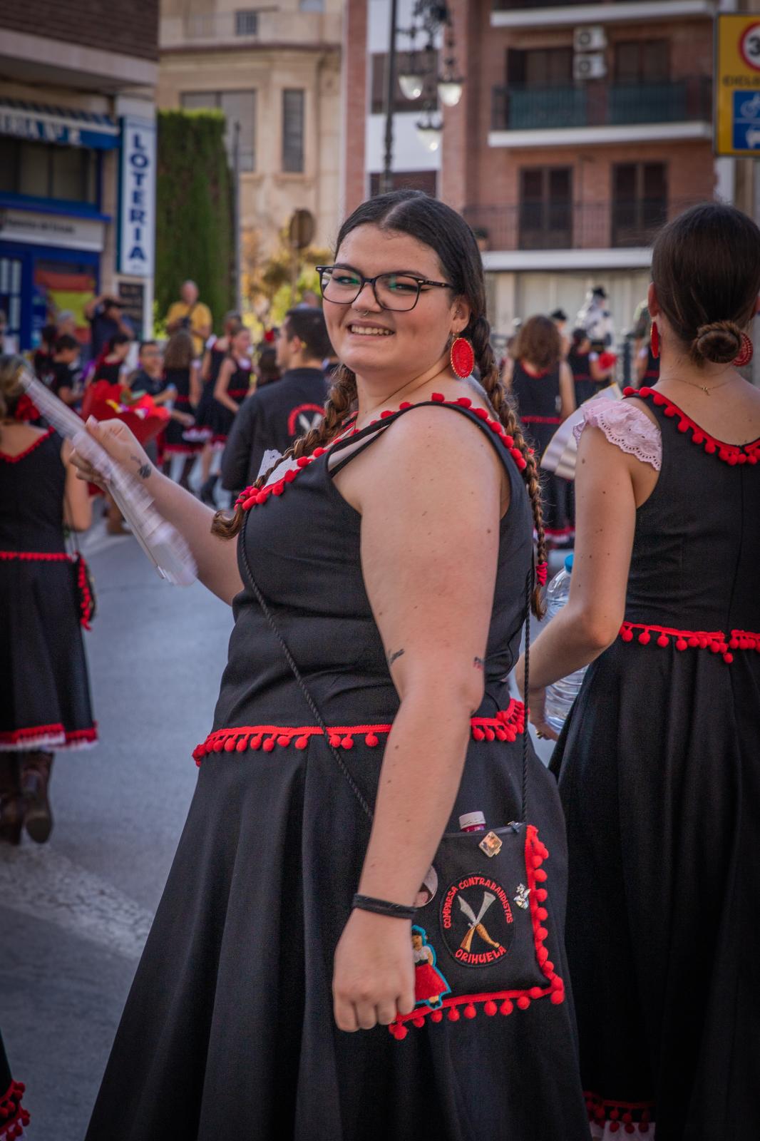 La ofrenda de flores de los Moros y Cristianos de Orihuela, en imágenes