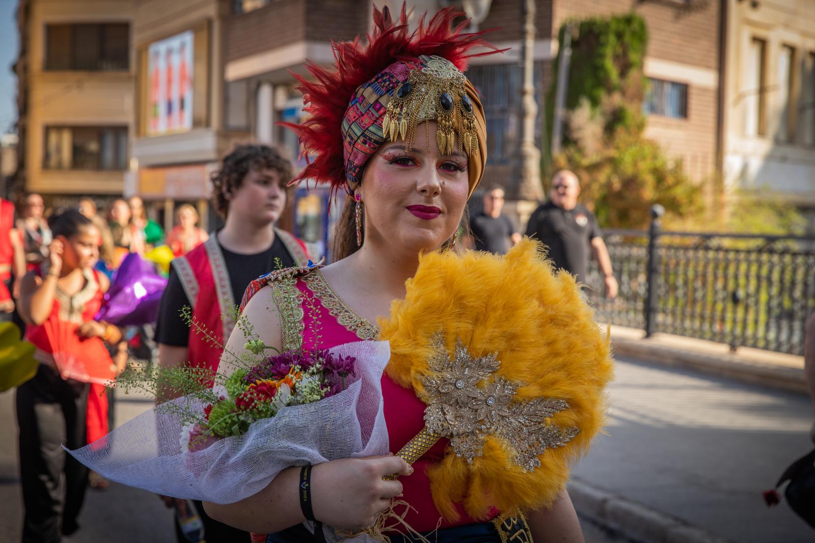 La ofrenda de flores de los Moros y Cristianos de Orihuela, en imágenes