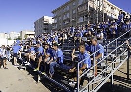 Aficionados del Águilas, el pasado curso, en El Rubial.