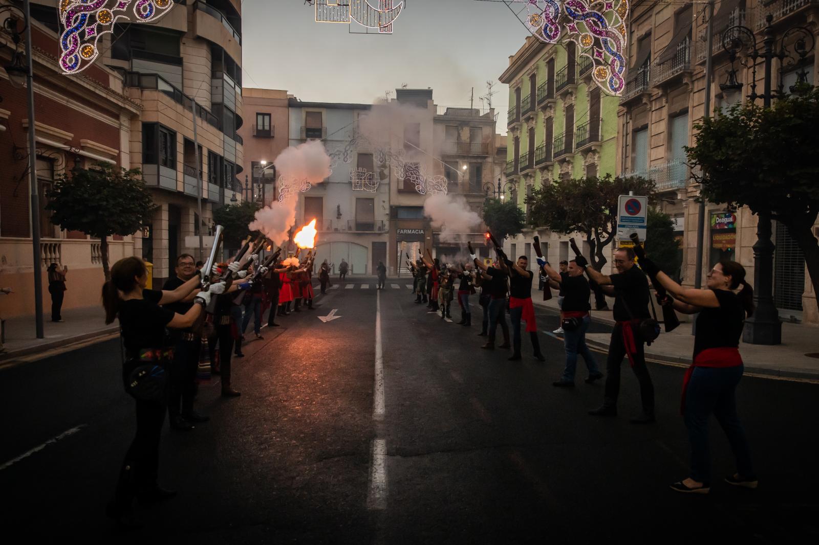 La guerrilla de la pólvora pone a retumbar a Orihuela