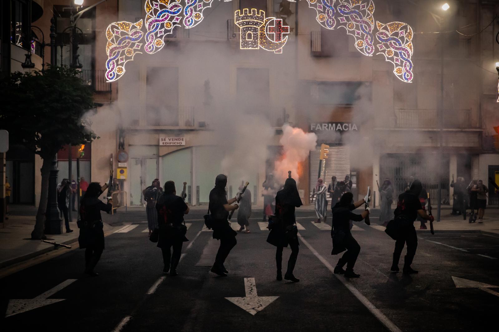 La guerrilla de la pólvora pone a retumbar a Orihuela