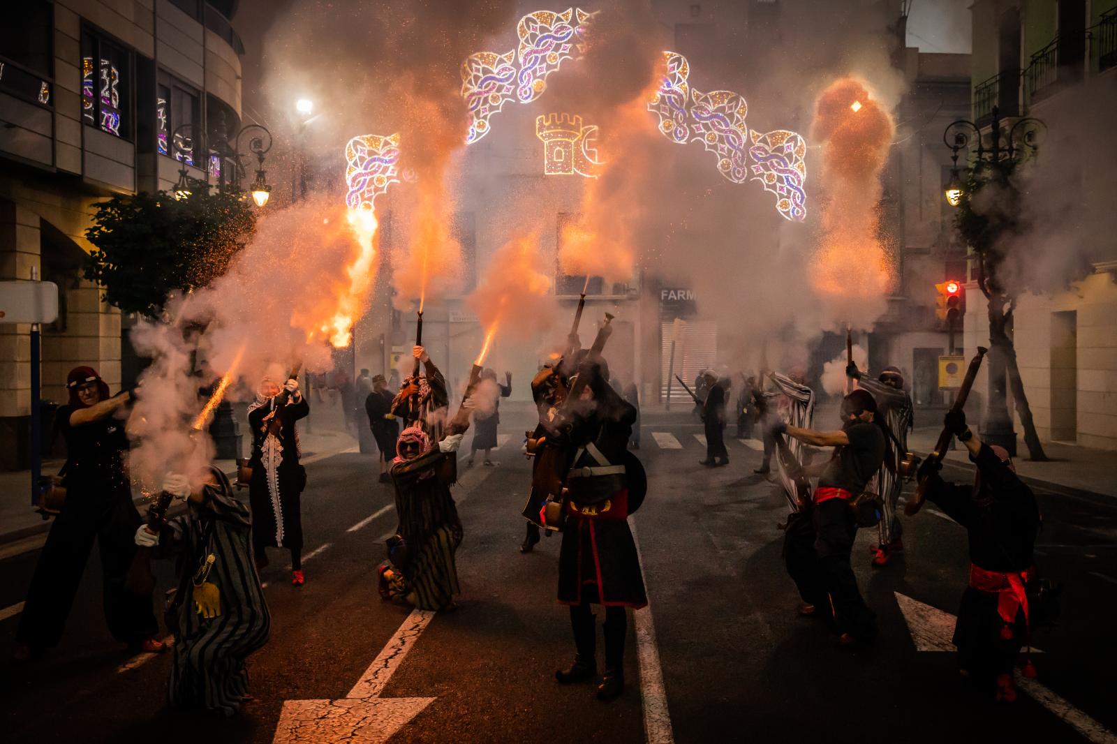 La guerrilla de la pólvora pone a retumbar a Orihuela