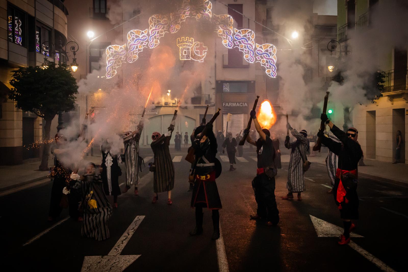 La guerrilla de la pólvora pone a retumbar a Orihuela