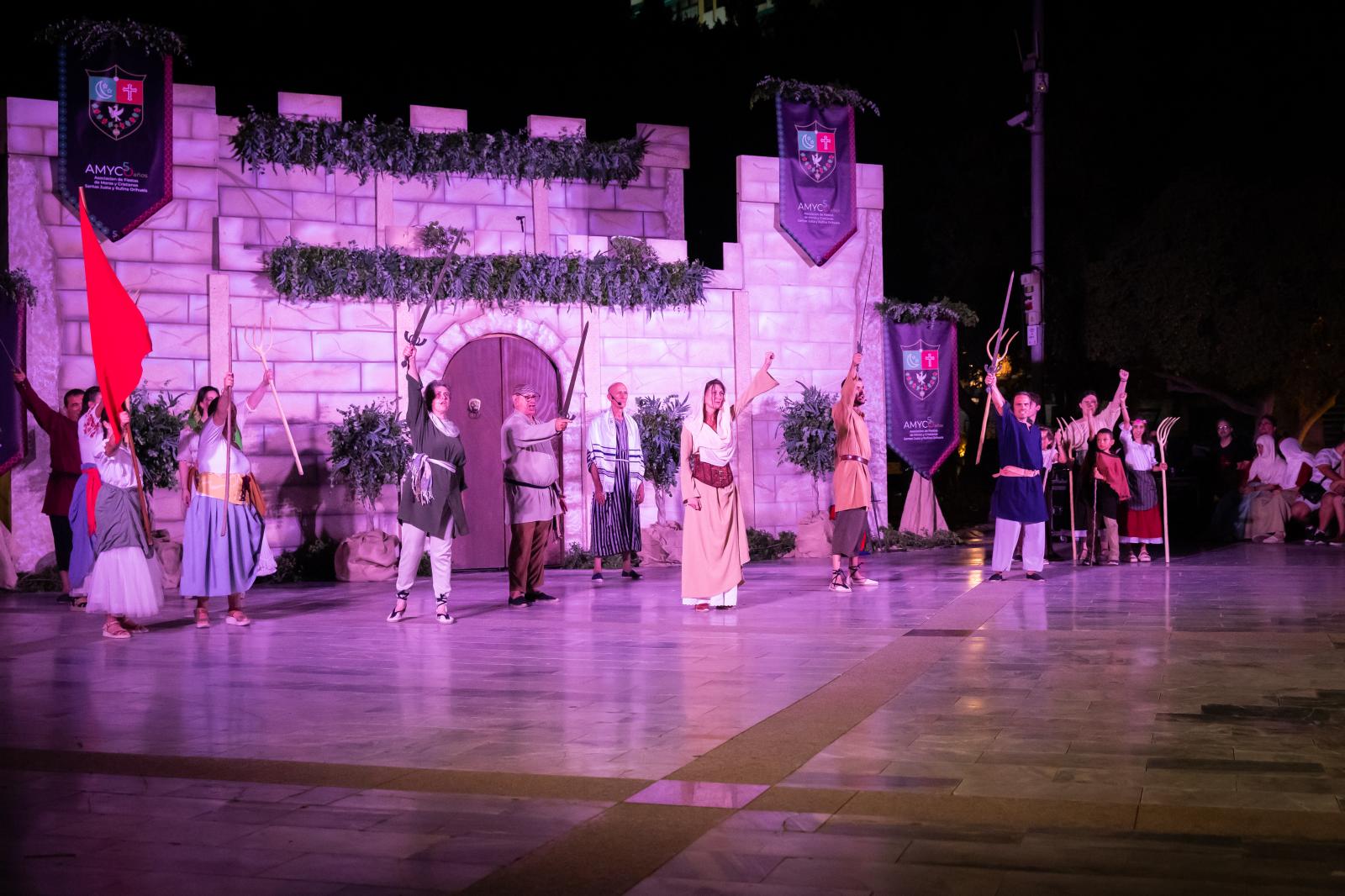 Las imágenes de la representación de la Toma del Castillo en Orihuela
