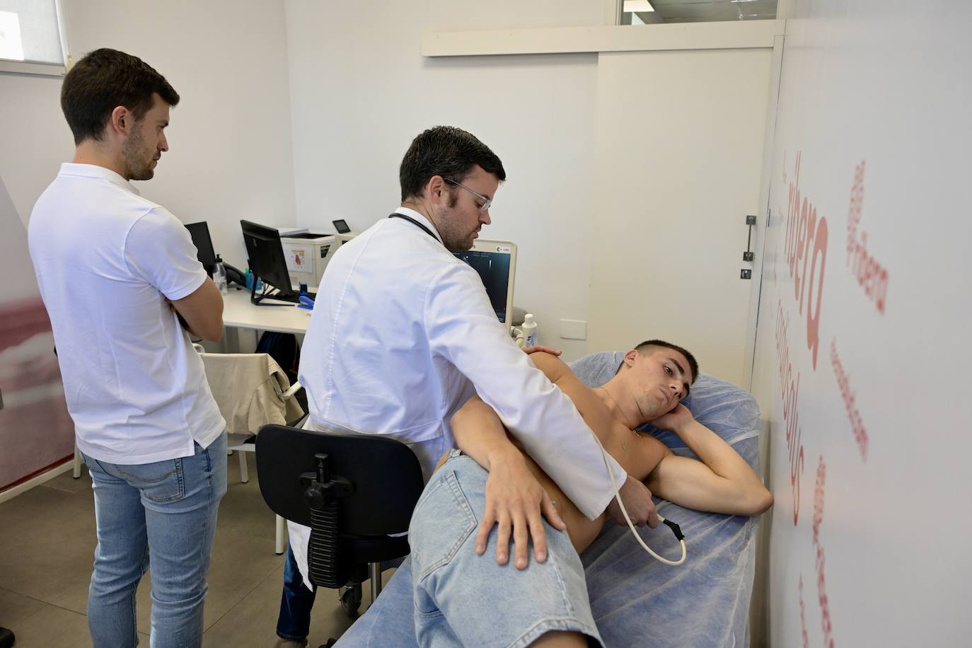 El Real Murcia pasa el reconocimiento médico, en imágenes