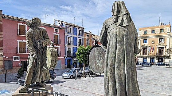 Con actitud de búsqueda