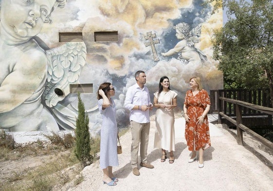 Mónica García, José Francisco García, Miriam Guardiola y Violante Tomás durante la visita.