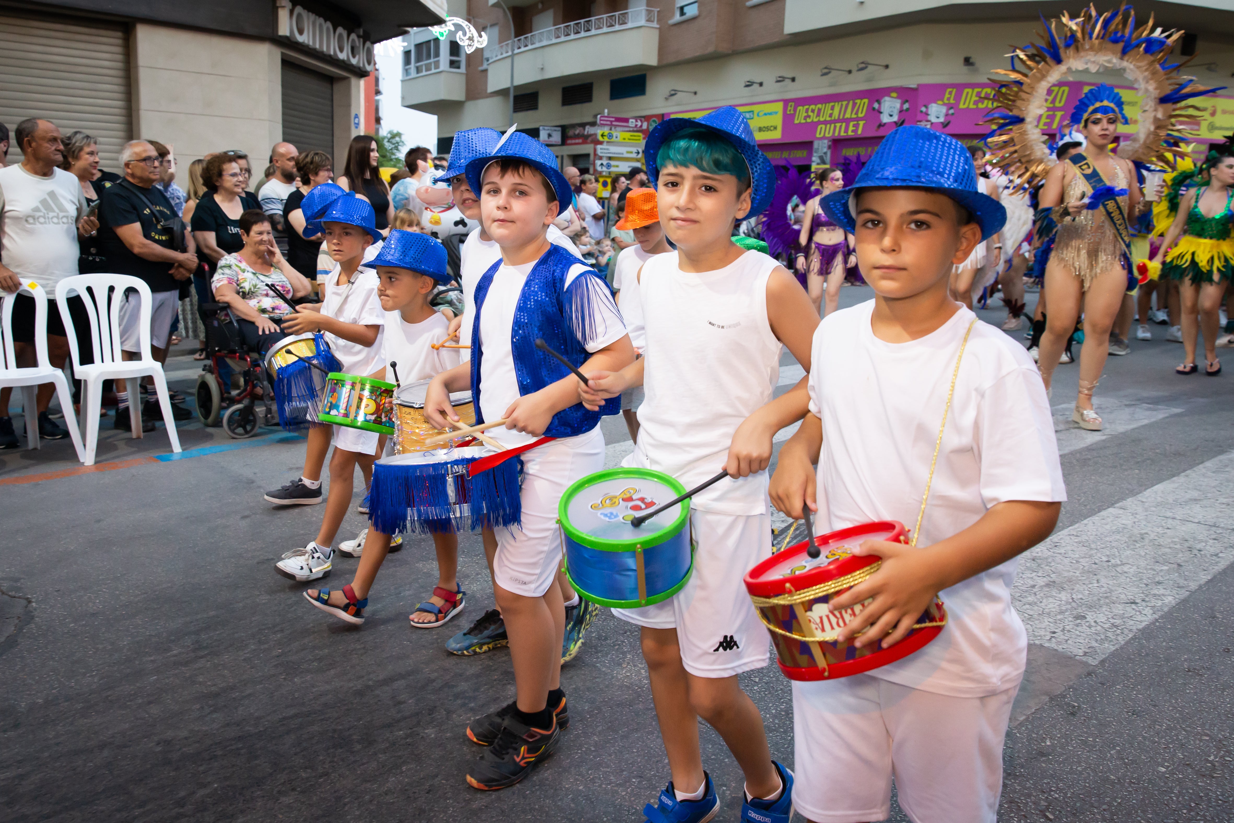Las imágenes de la retreta festera de Orihuela