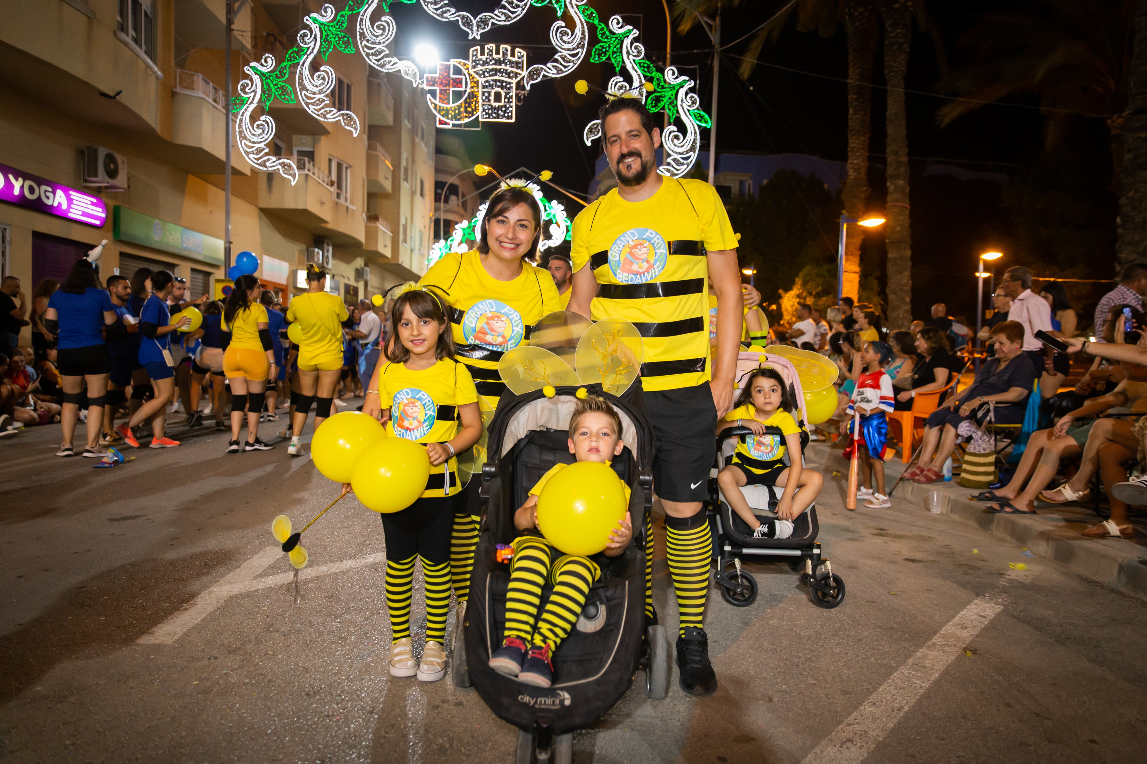 Las imágenes de la retreta festera de Orihuela