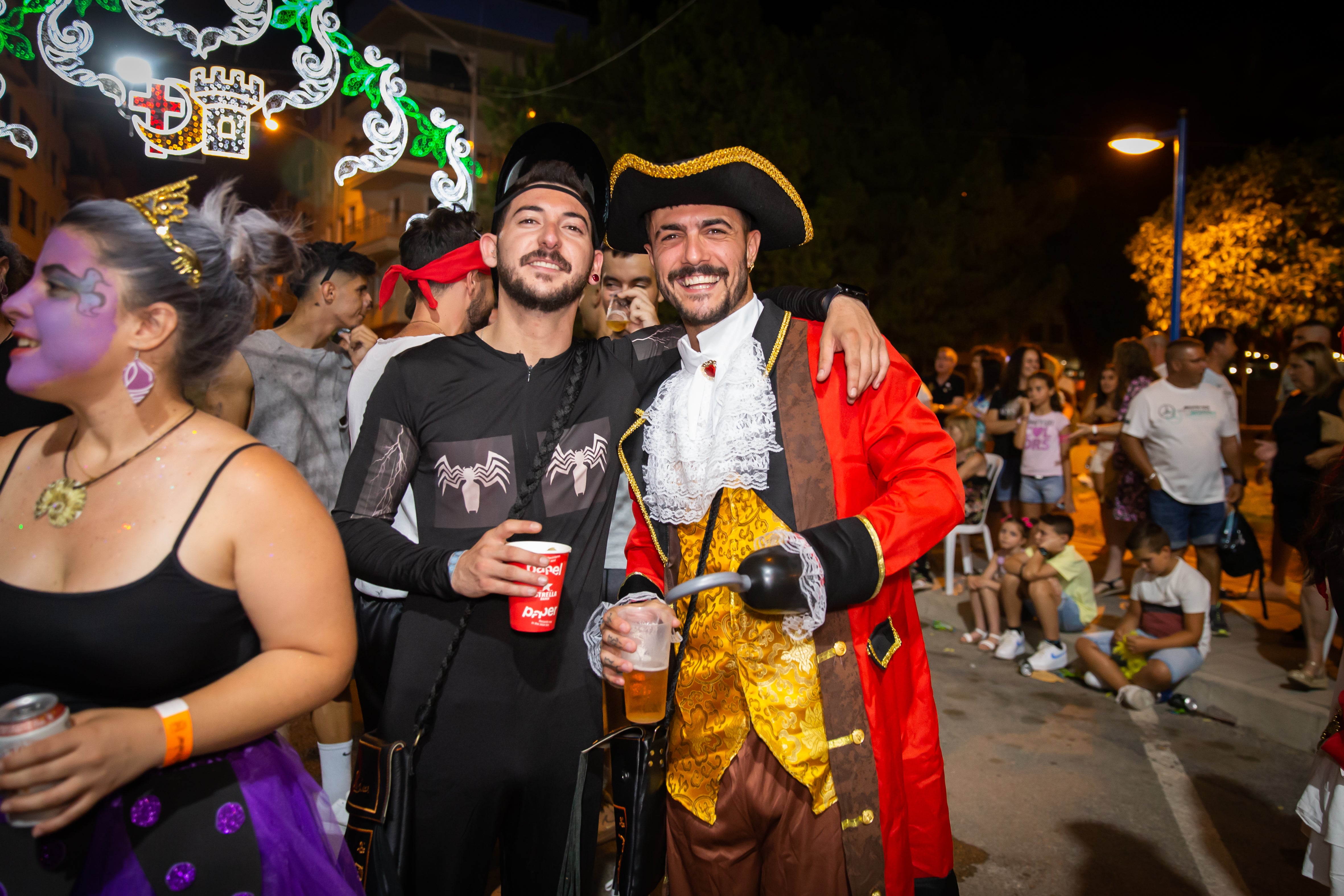 Las imágenes de la retreta festera de Orihuela