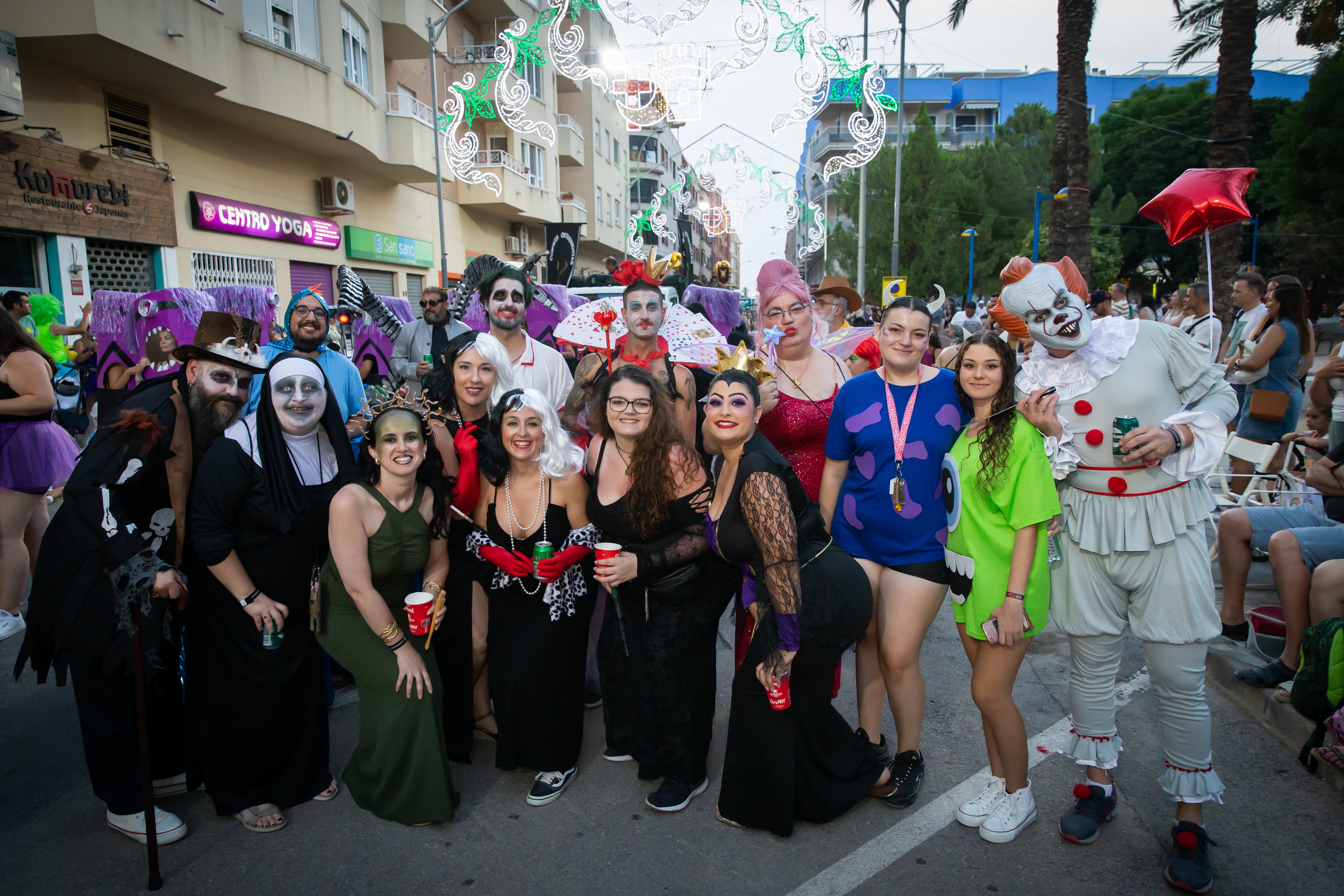 Las imágenes de la retreta festera de Orihuela