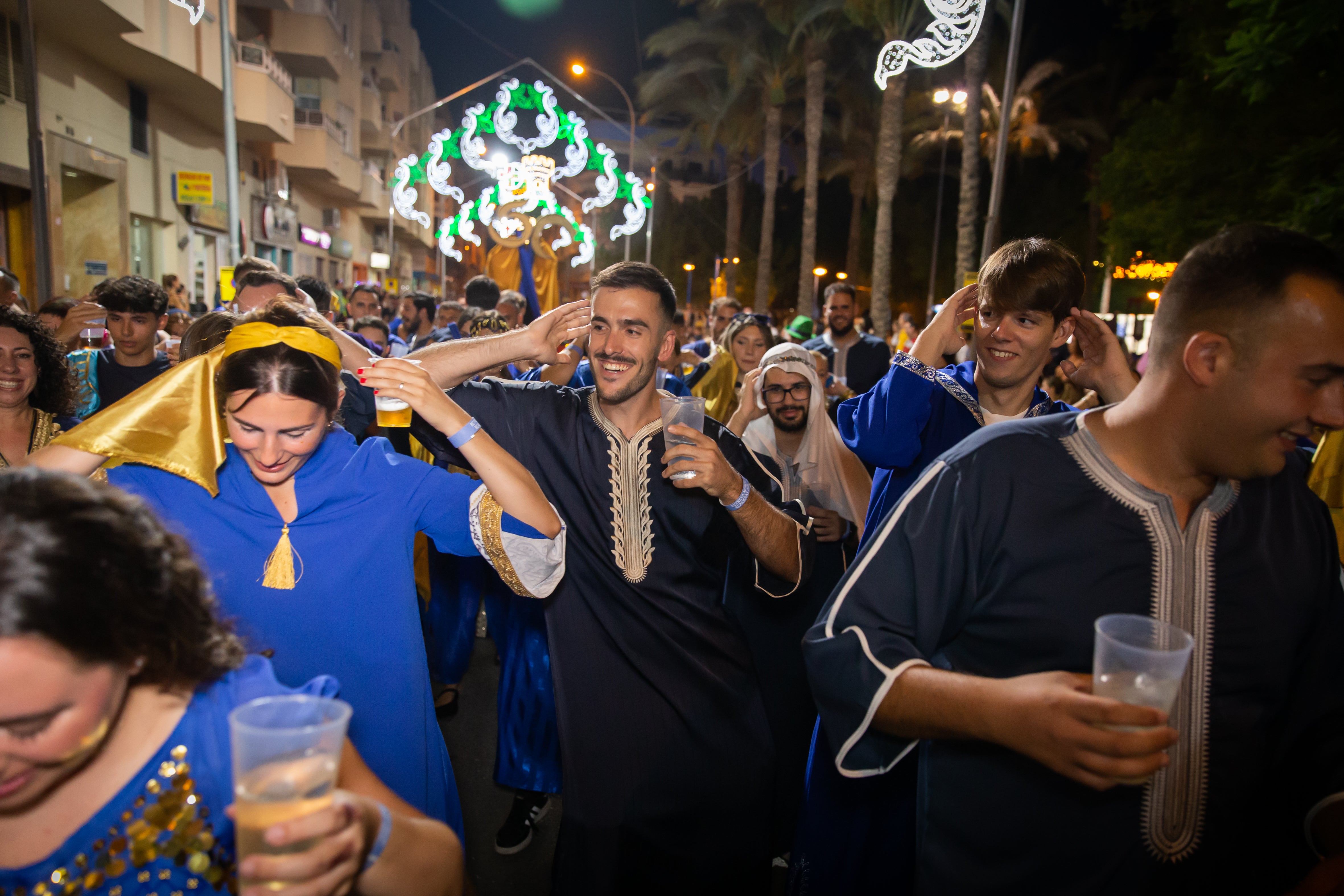 Las imágenes de la retreta festera de Orihuela