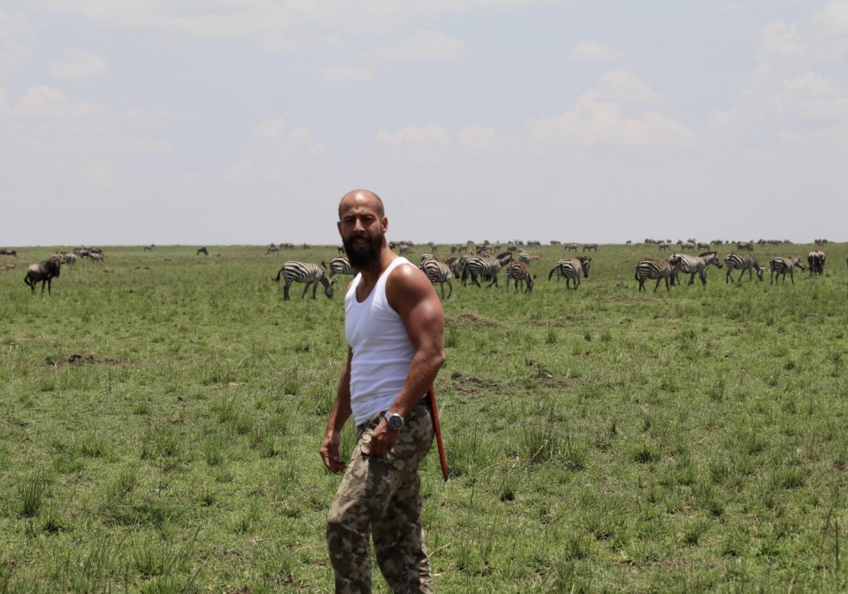 El abogado penalista murciano Jorge Novella, durante uno de sus viajes a Masái Mara, en Kenia.