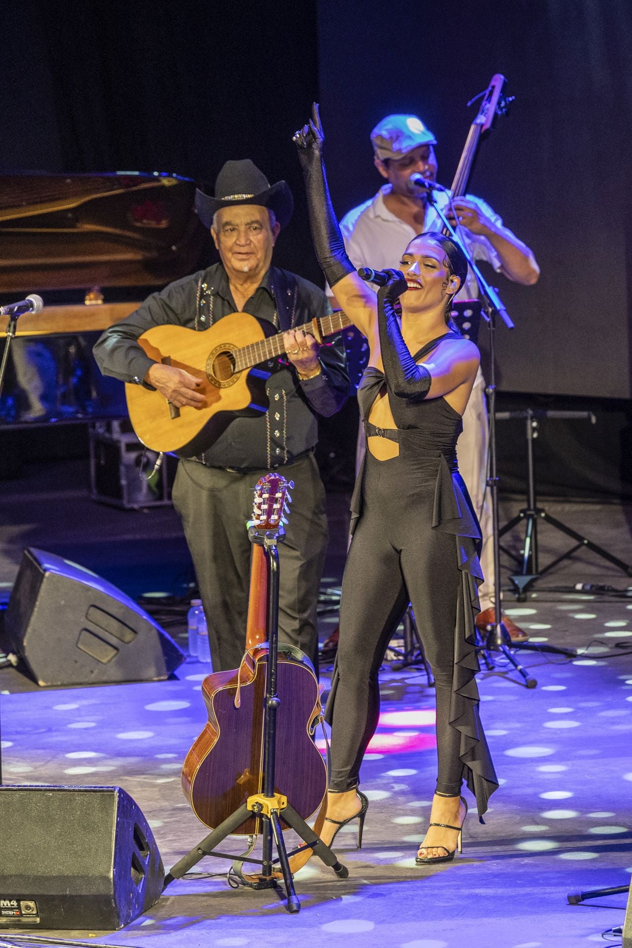 Los conciertos de Ana Lua Caiano, El Caribefunk, Ballakè Sissoko y Eliades Ochoa, en imágenes