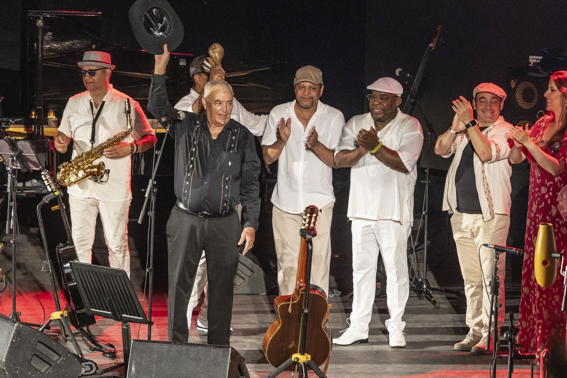 Los conciertos de Ana Lua Caiano, El Caribefunk, Ballakè Sissoko y Eliades Ochoa, en imágenes