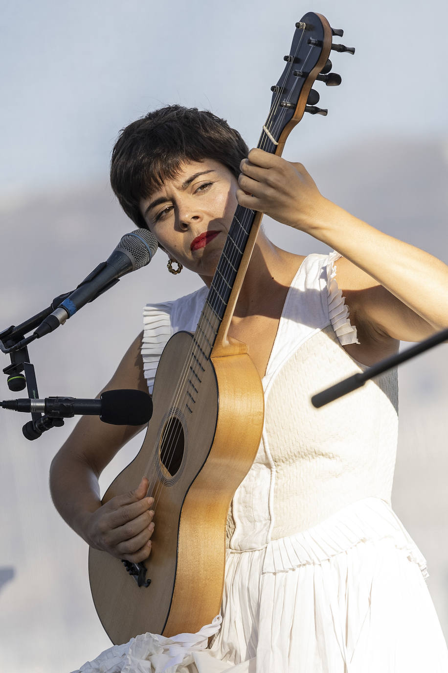 Los conciertos de Anna Ferrer, Carla Bruni, Pedro Pastor y Buzz&#039; Ayaz, en imágenes