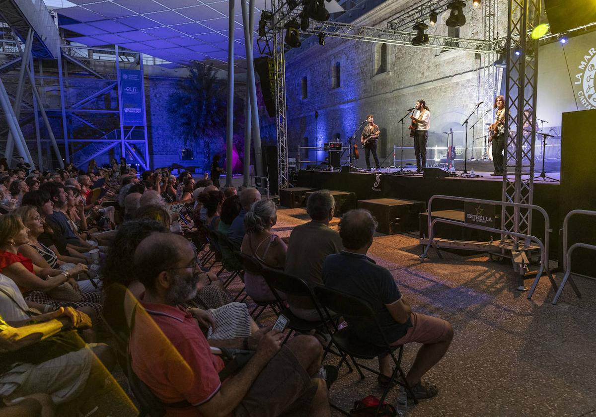 Los conciertos de Anna Ferrer, Carla Bruni, Pedro Pastor y Buzz&#039; Ayaz, en imágenes