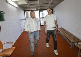 Breis y Vukcevic, ayer, llegando a la presentación.