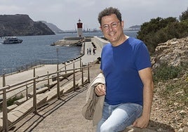 Manuel Cebrián, en el Faro deNavidad de Cartagena.