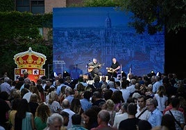 Una de las actuaciones musicales que amenizaron ayer la presentación del 1.200 aniversario, en Las Claras.