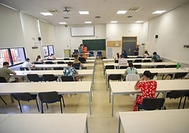 Opositores de Educación Primaria en una imagen de archivo.