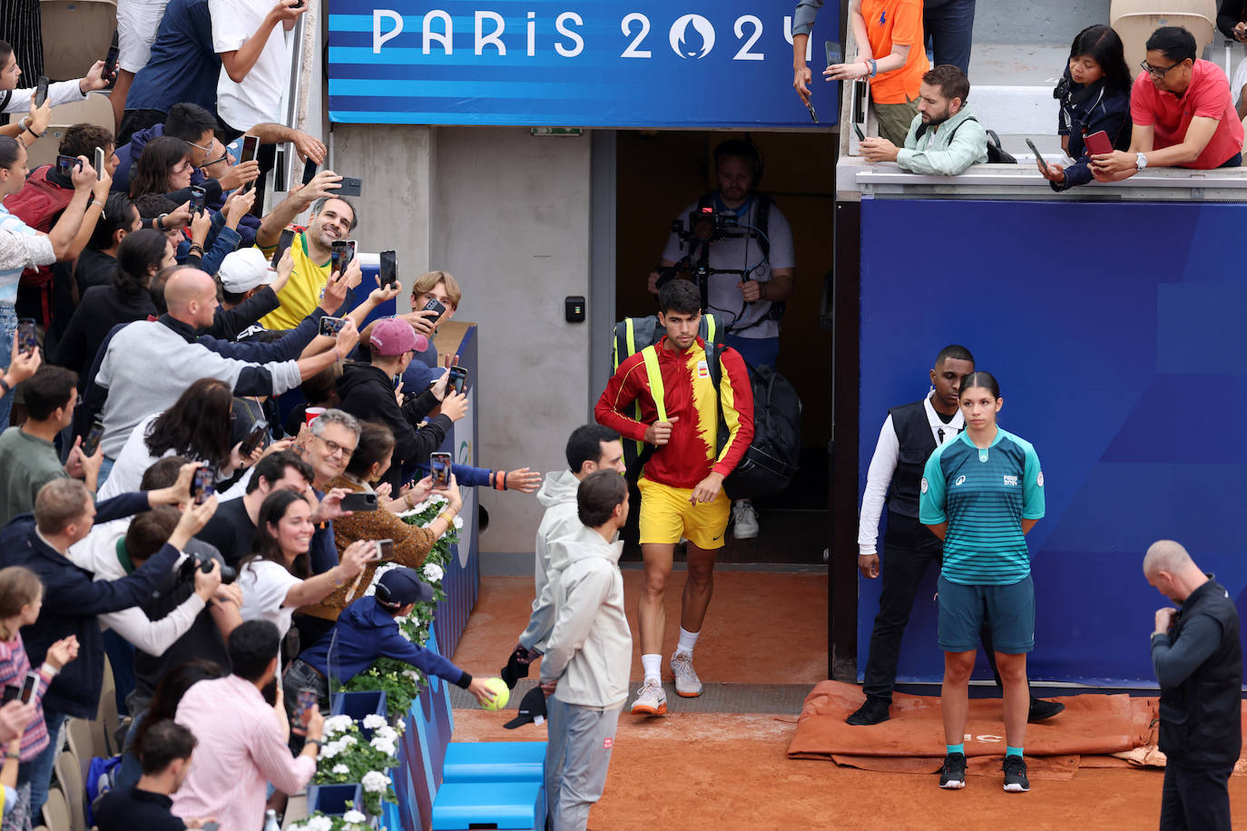 El debut de Alcaraz en los Juegos Olímpicos de París 2024, en imágenes