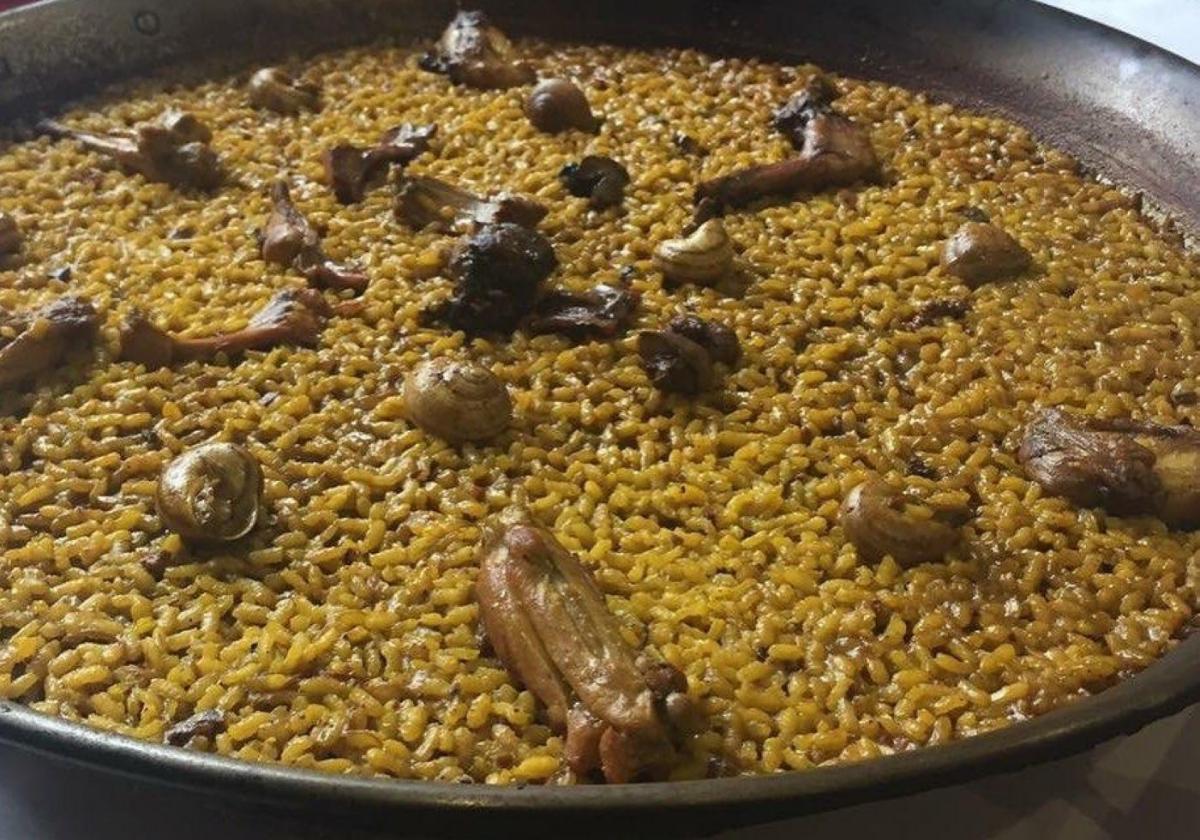 Arroz de conejo y serranas.