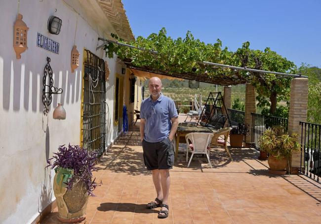 José Luis Álvarez-Castellanos, en su casa familiar del campo de Ricote.