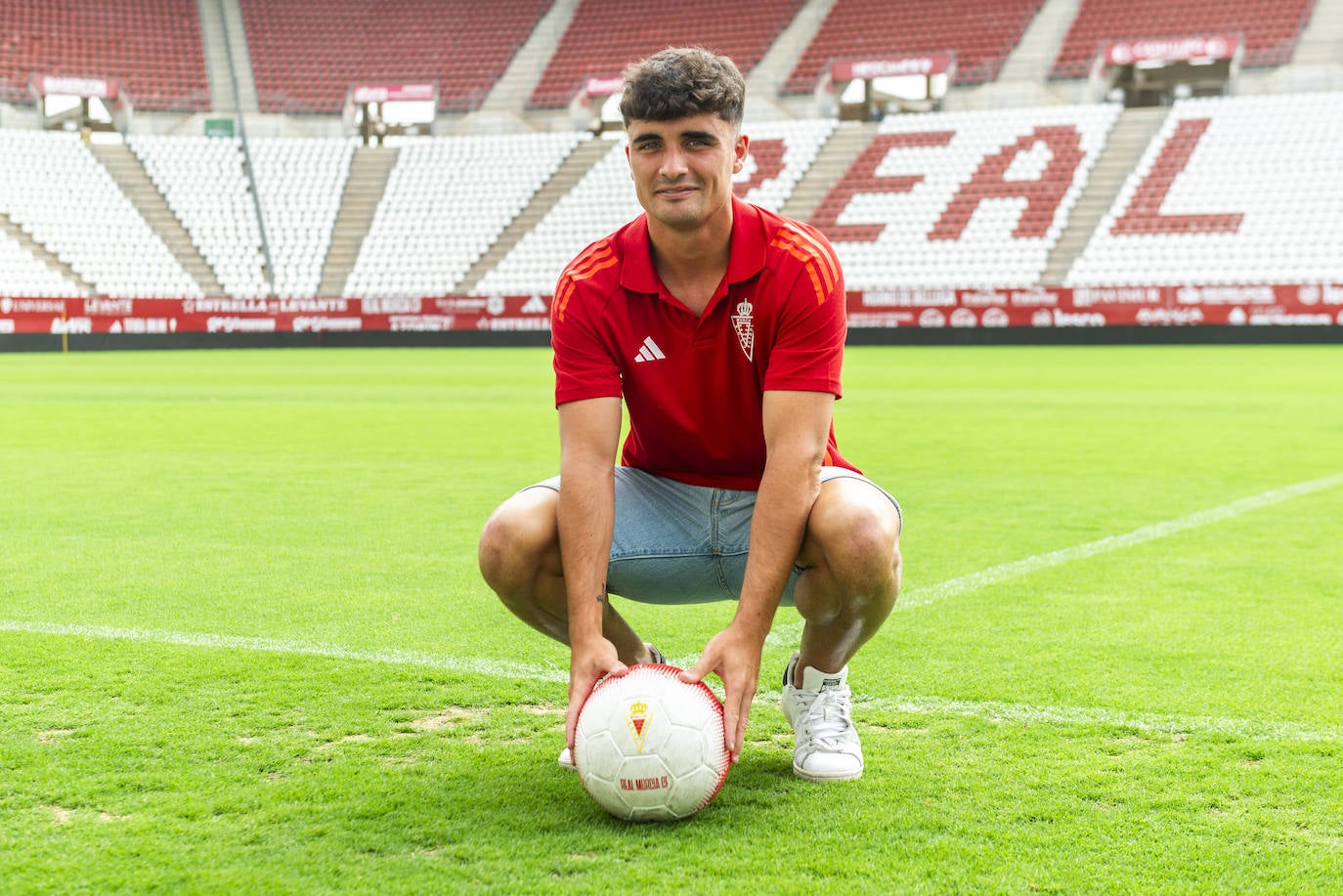 El nuevo fichaje del Real Murcia, Jorge Mier, en imágenes