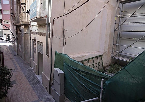Estado de las obras en la casa natal del científico Isaac Peral, en el callejón de Zorrilla, esta semana.