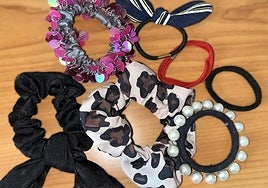 Unas gomas de pelo.