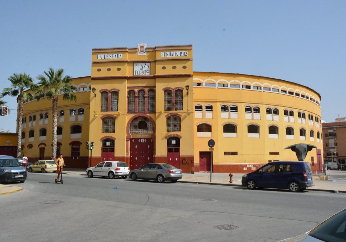 La plaza de toros La Deseada de Cieza, en una foto tomada ayer.