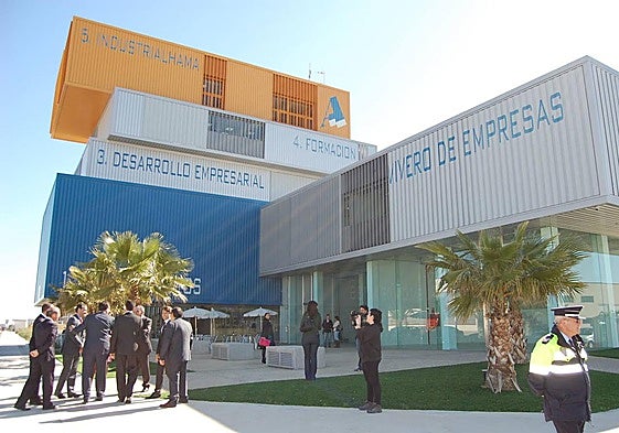 Imagen de un acto público en el parque industrial de Alhama.